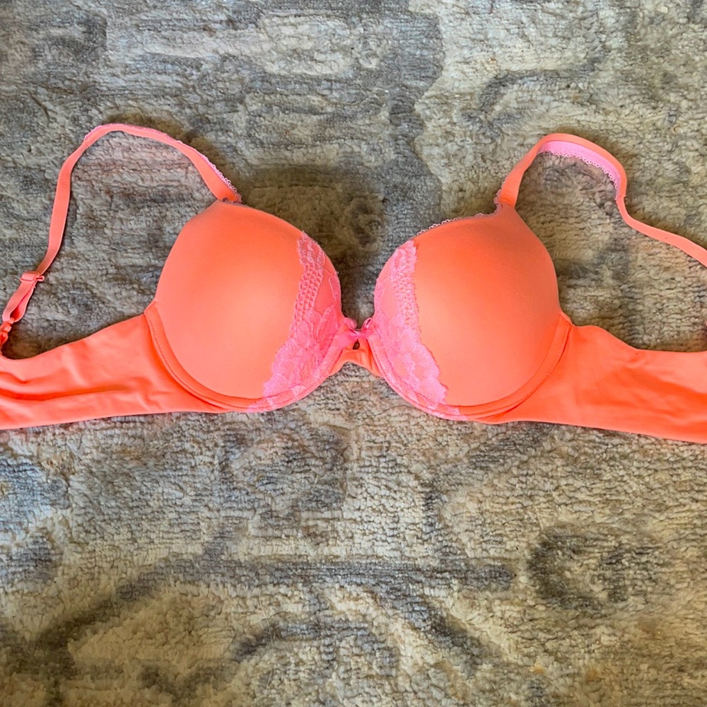 Victoria’s Secret Salmon Bra 32C
